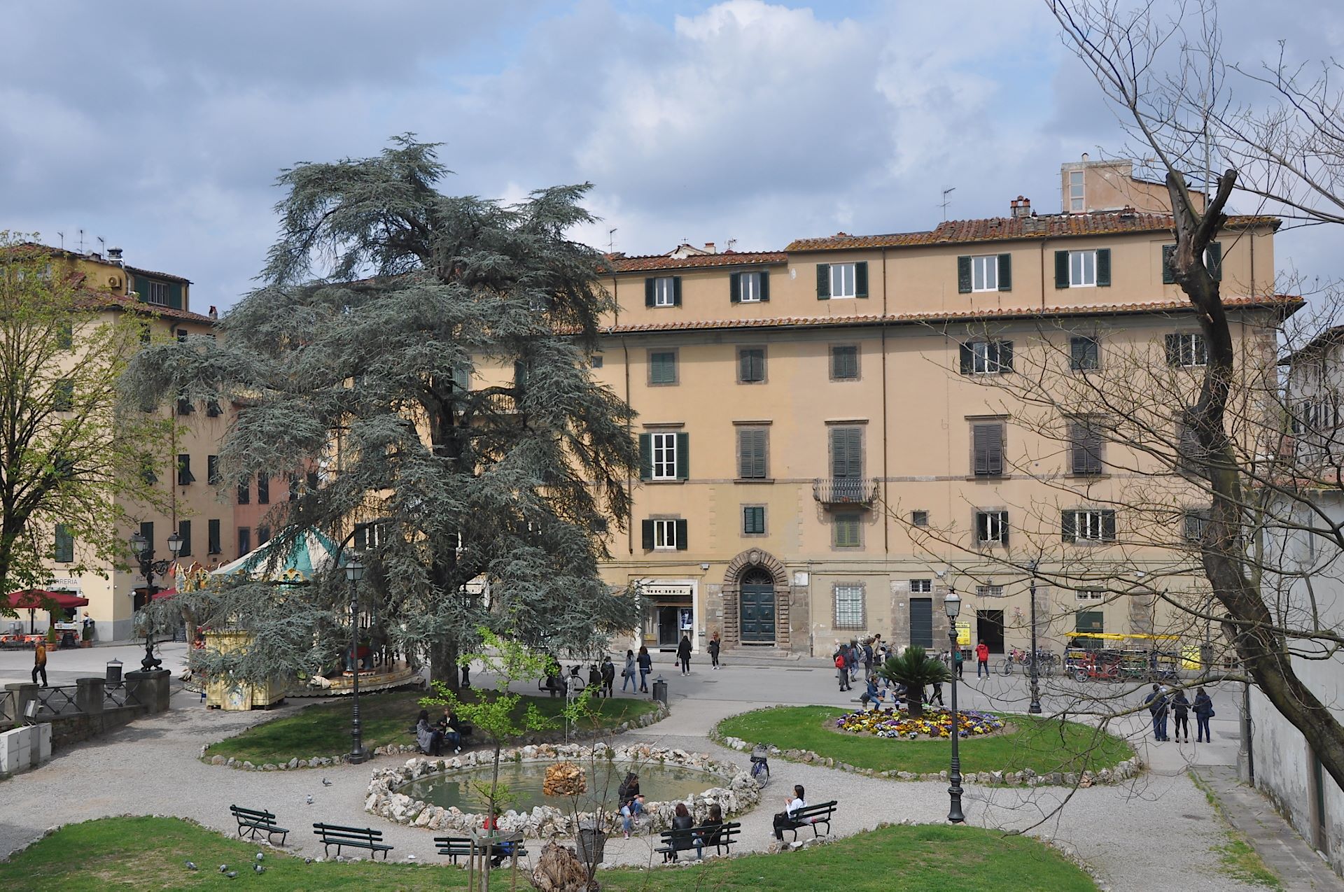 Lucca, city walls